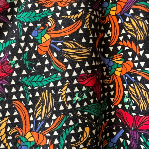 Lula Roe - Beautiful - Warm - Soft - Leggings  APPROX WAIST 16” LENGTH 39” - Picture 2 of 5